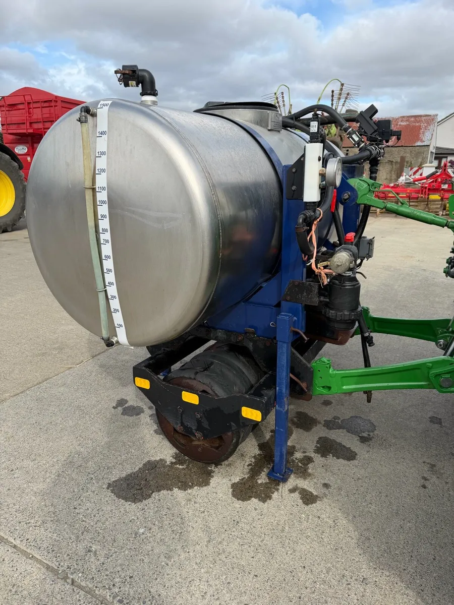 Front fertiliser tank - Image 2