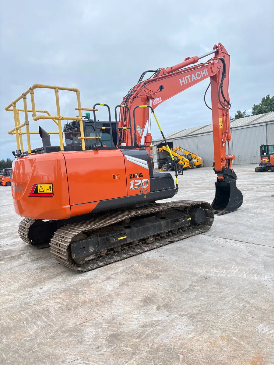 HITACHI ZX130-7 - Image 2