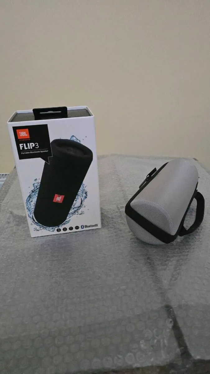 JBL Flip 3 bluetooth speaker - Image 1