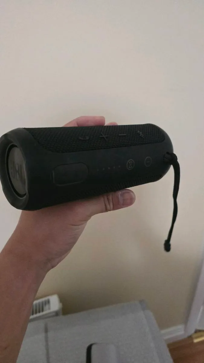 JBL Flip 3 bluetooth speaker - Image 4