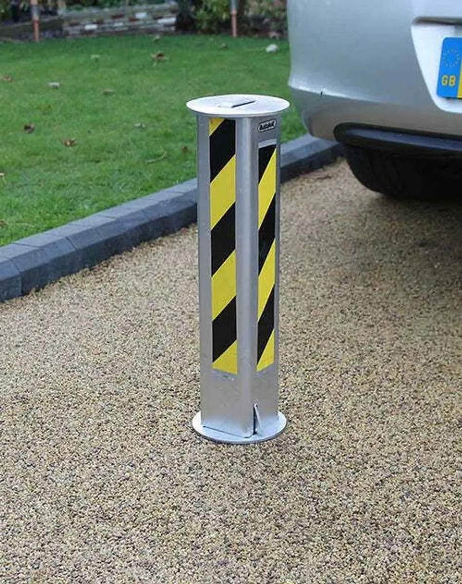 Pittman Retractable Security Post - Image 1