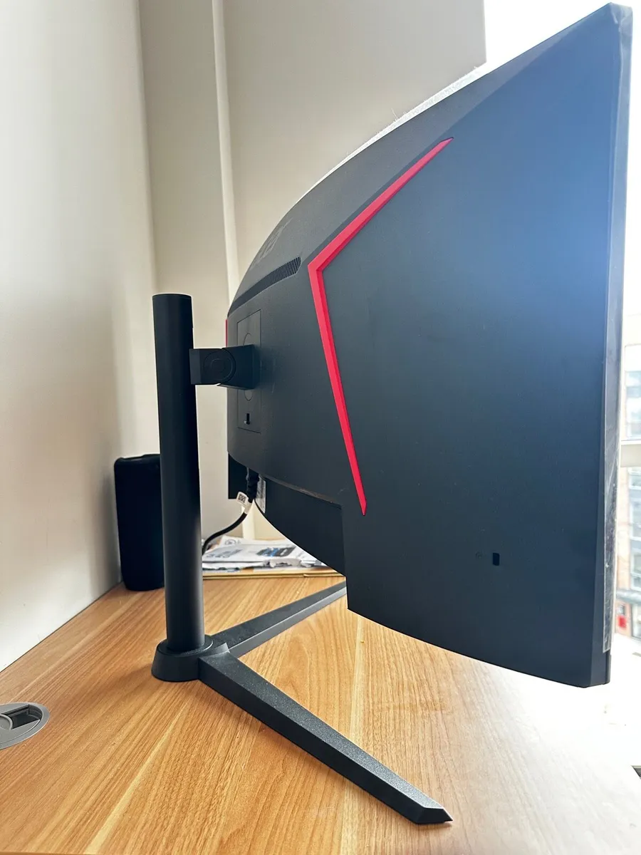 Acer Nitro XZ0 34” Curved Gaming Monitor Like New - Image 1