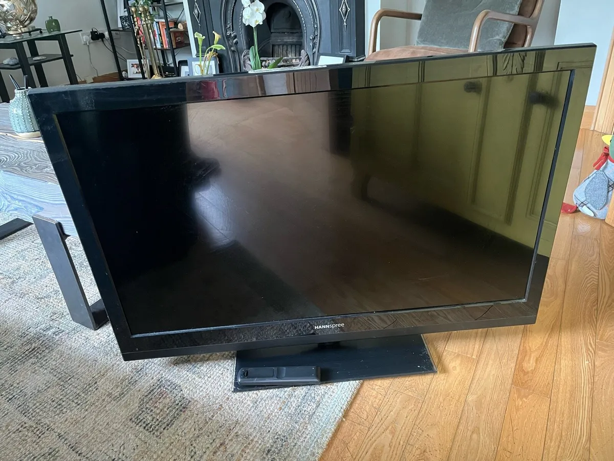 42” Hannspree TV (can deliver) - Image 1