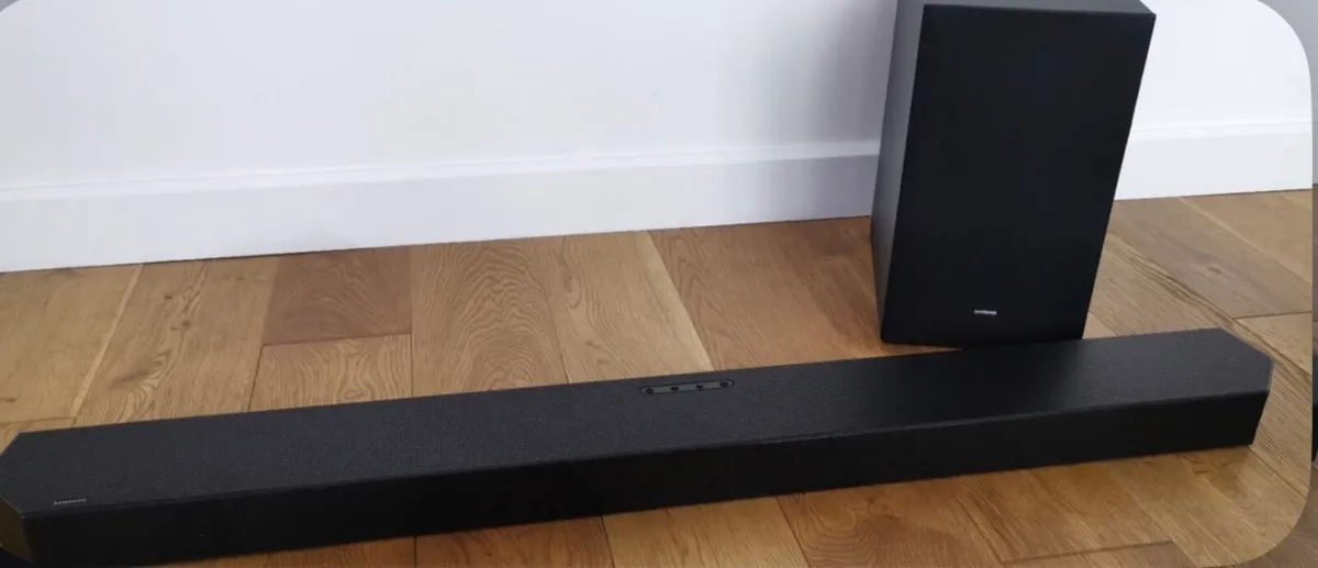 Samsung Q700V Q-Series Soundbar and Subwoofer - Image 1