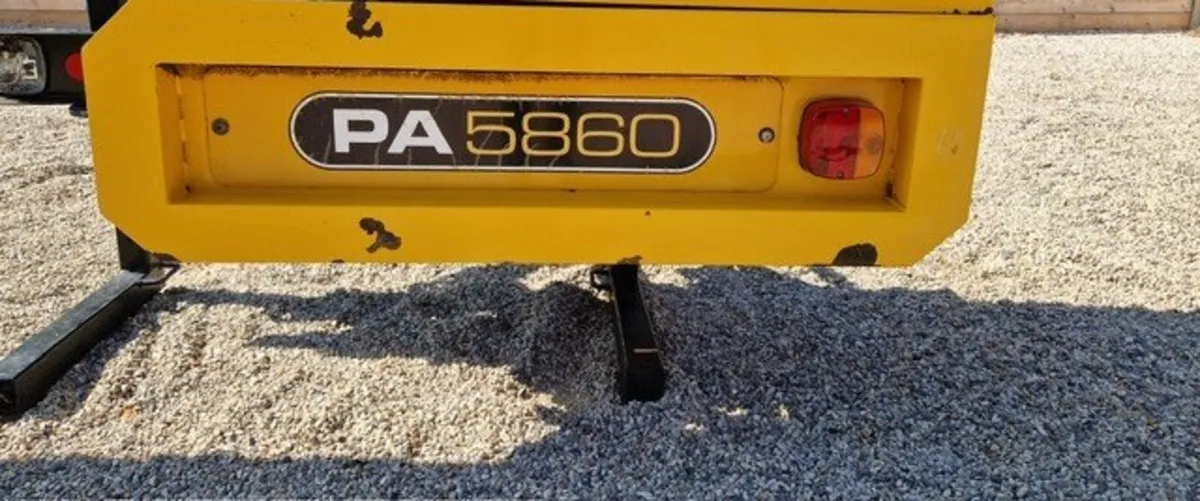 MCCONNEL PA5860 HEDGECUTTER - Image 4