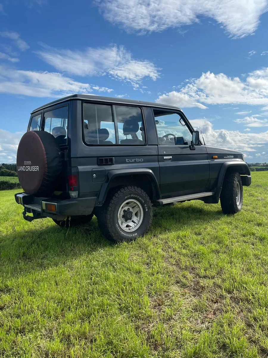 toyota landcruiser 70 - Image 3
