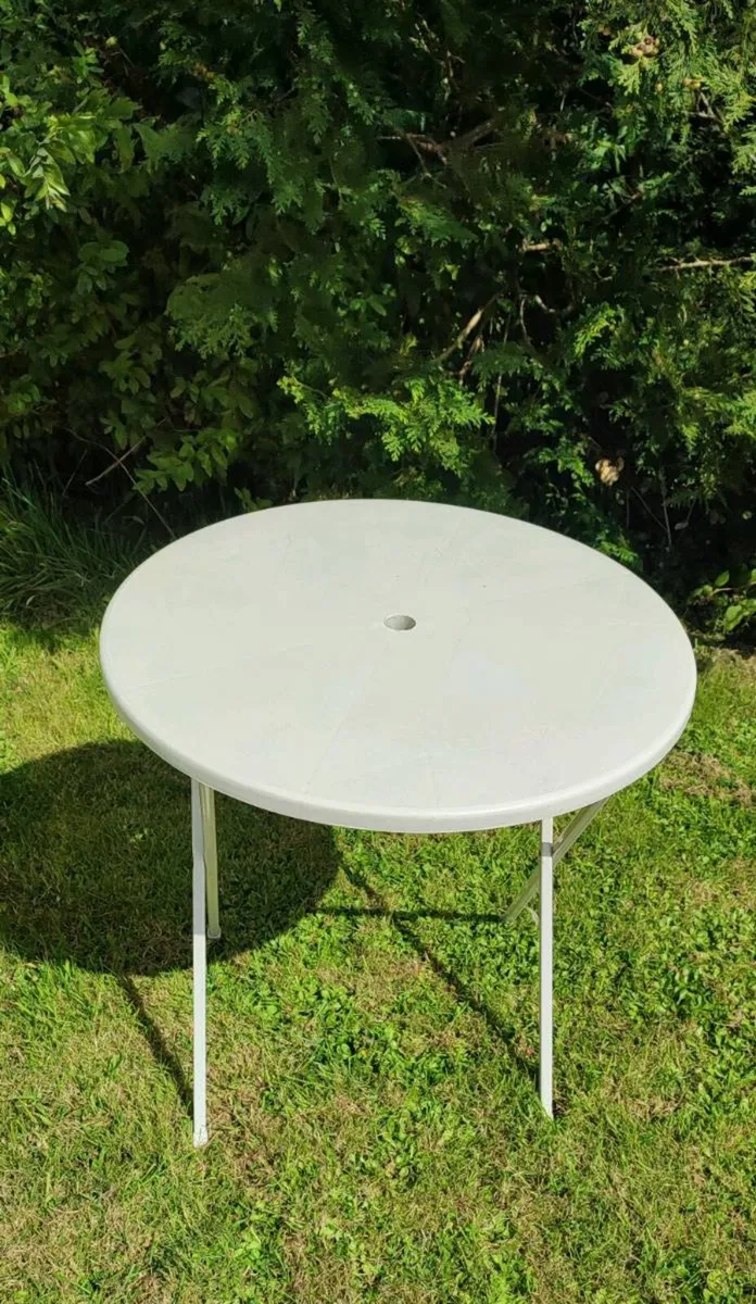 Garden table - Image 2