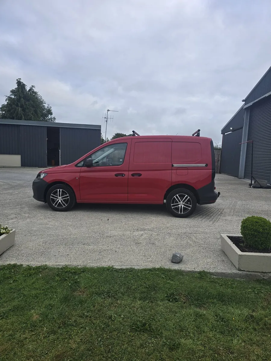 2025 VW Caddy  **Only 5K kms** DEPOSIT TAKEN - Image 2
