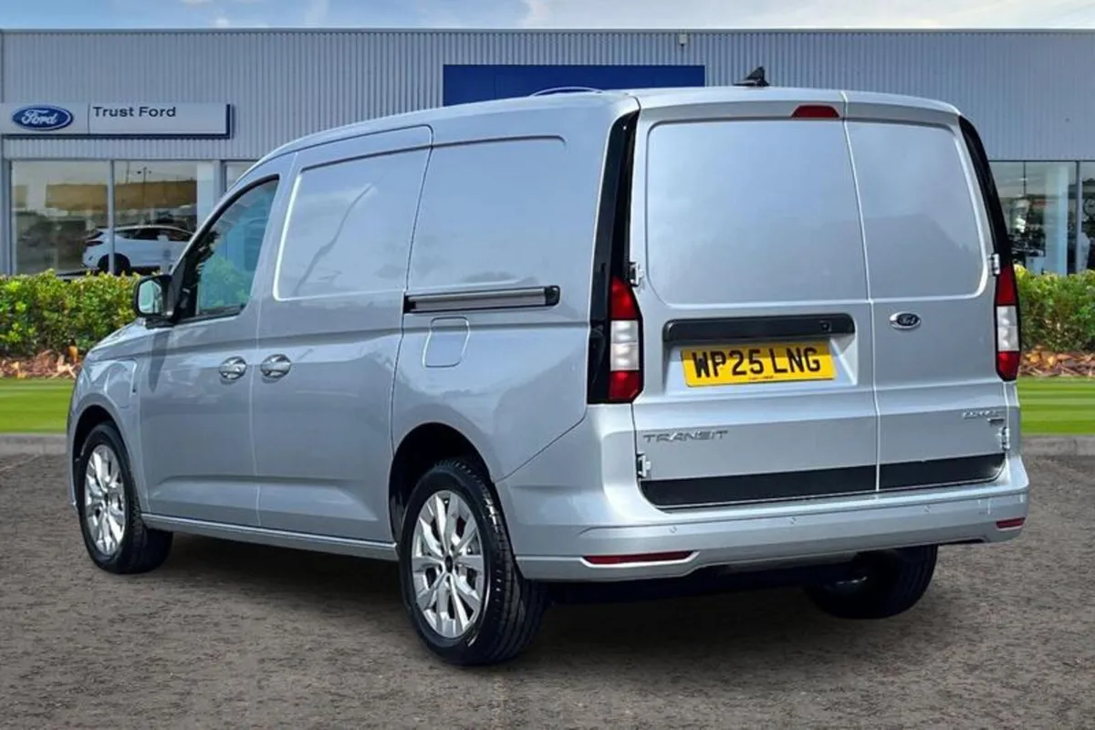 Ford Transit Connect 250 Limited AUTO L2 LWB 1.5 E - Image 2