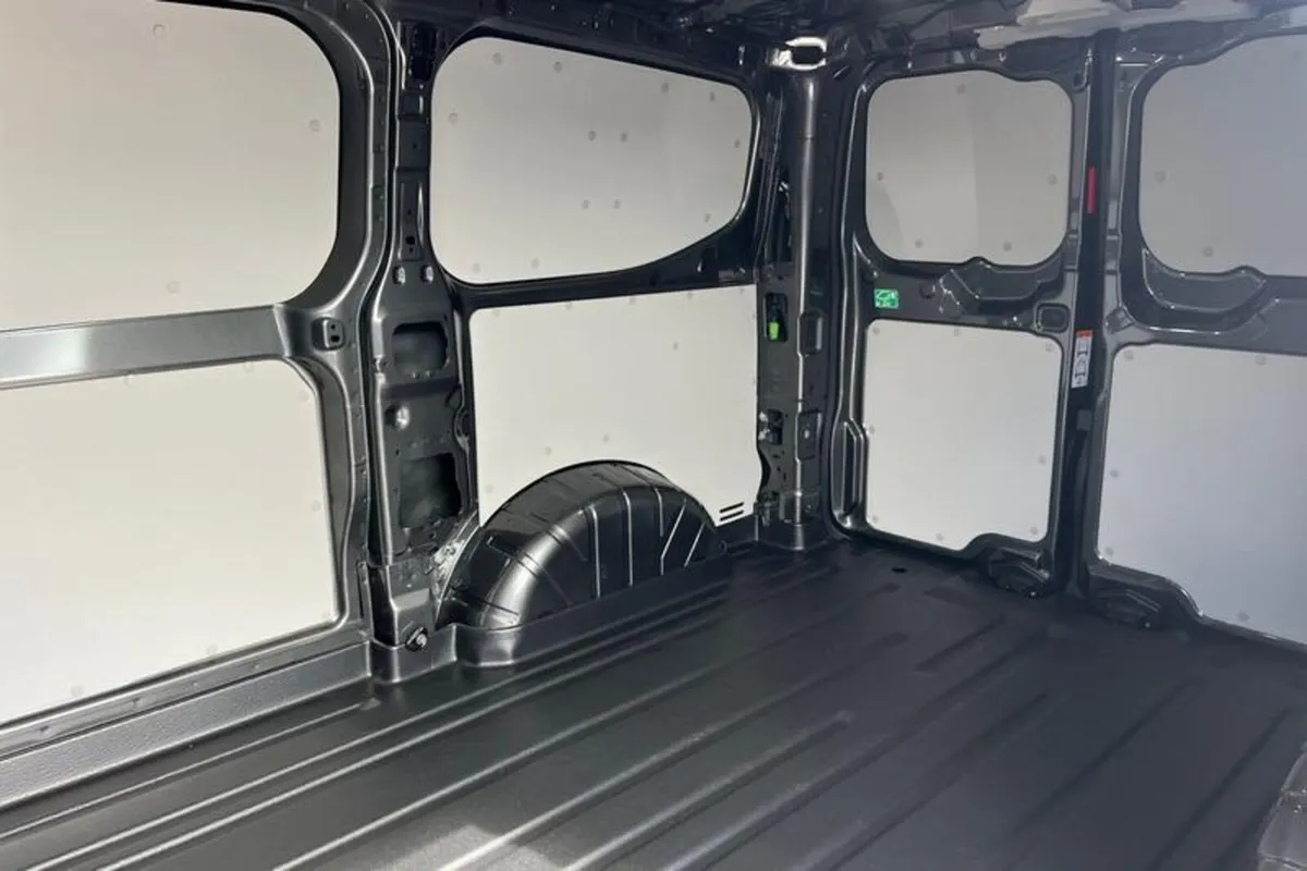 Ford Transit Custom 320 L1  FWD 2.0 EcoBlue 170ps - Image 4
