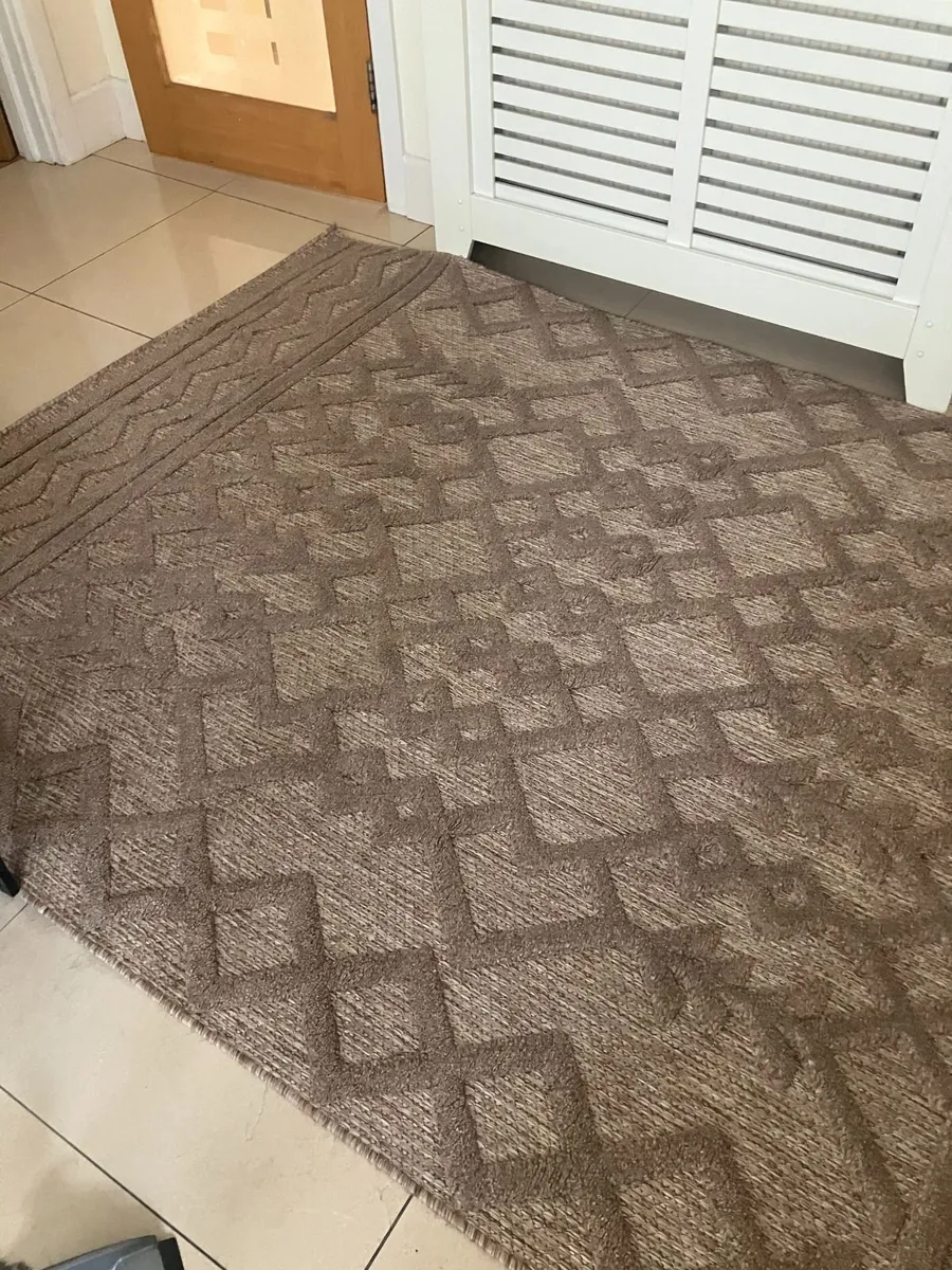 Harvey Norman Rug. 160cm x 230cm - Image 2