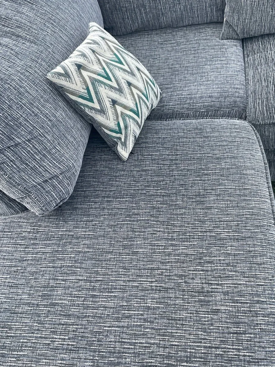 Beautiful corner sofa - Image 3
