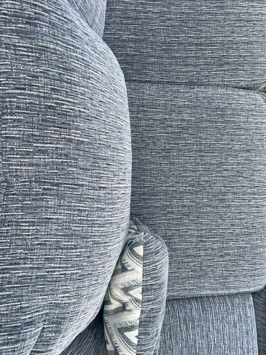 Beautiful corner sofa - Image 4