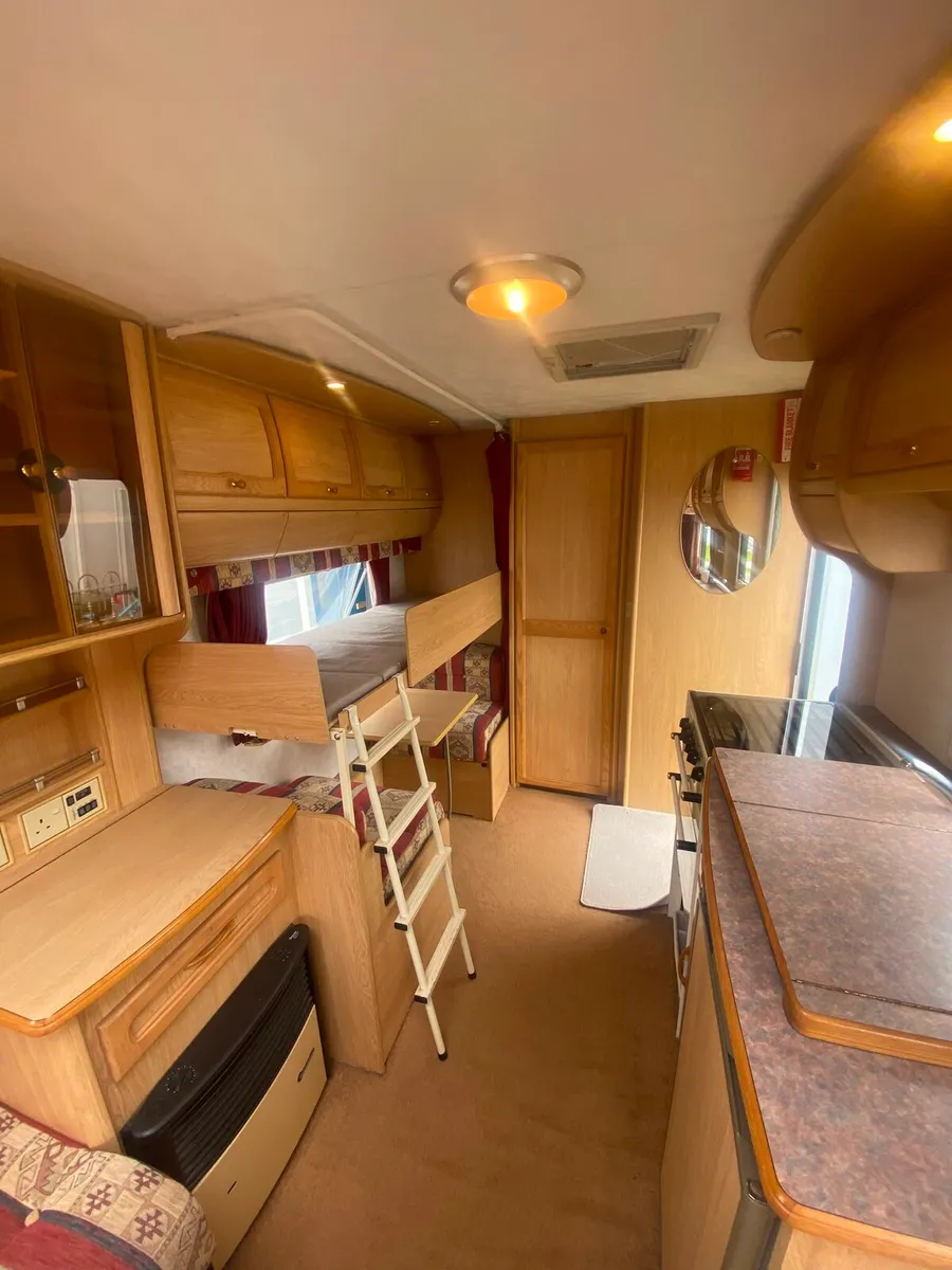 05 model coachman pastiche - Image 4