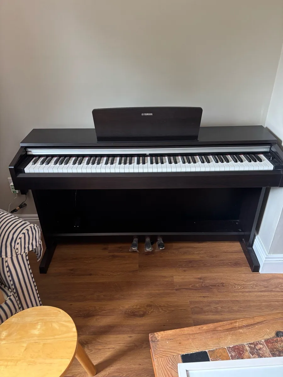 Yamaha Keyboard - Image 2