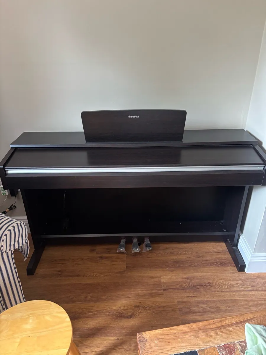 Yamaha Keyboard - Image 4