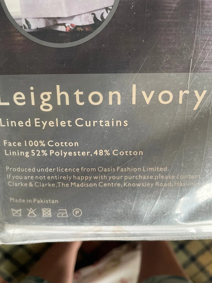 Brand New Eyelet curtains lined - Image 2