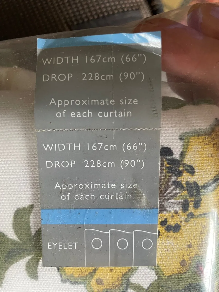 Brand New Eyelet curtains lined - Image 3