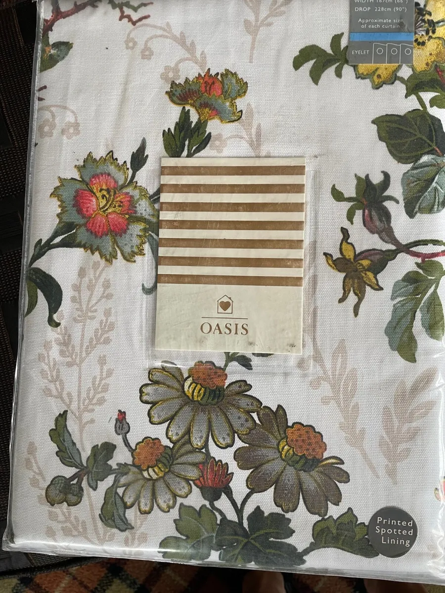 Brand New Eyelet curtains lined - Image 4