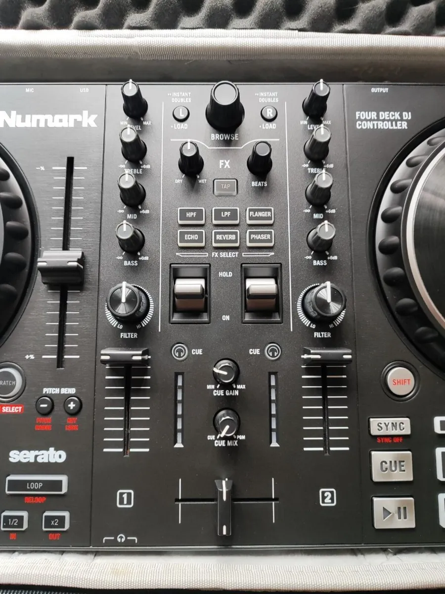 Numark Mixtrack Platinum FX DJ Controller + Case - Image 3