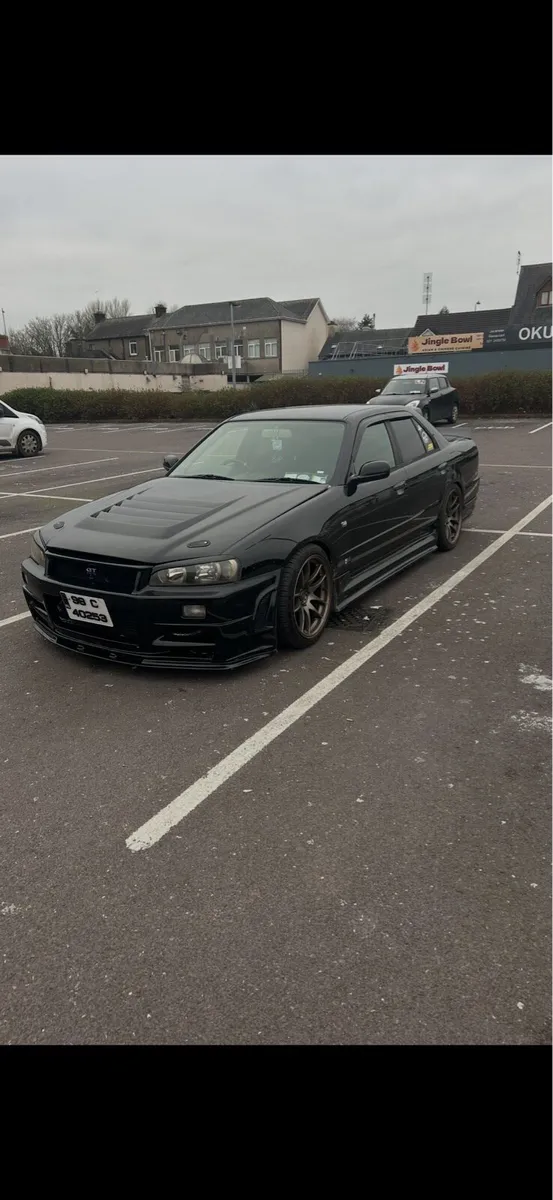 R34 skyline 4 door - Image 2