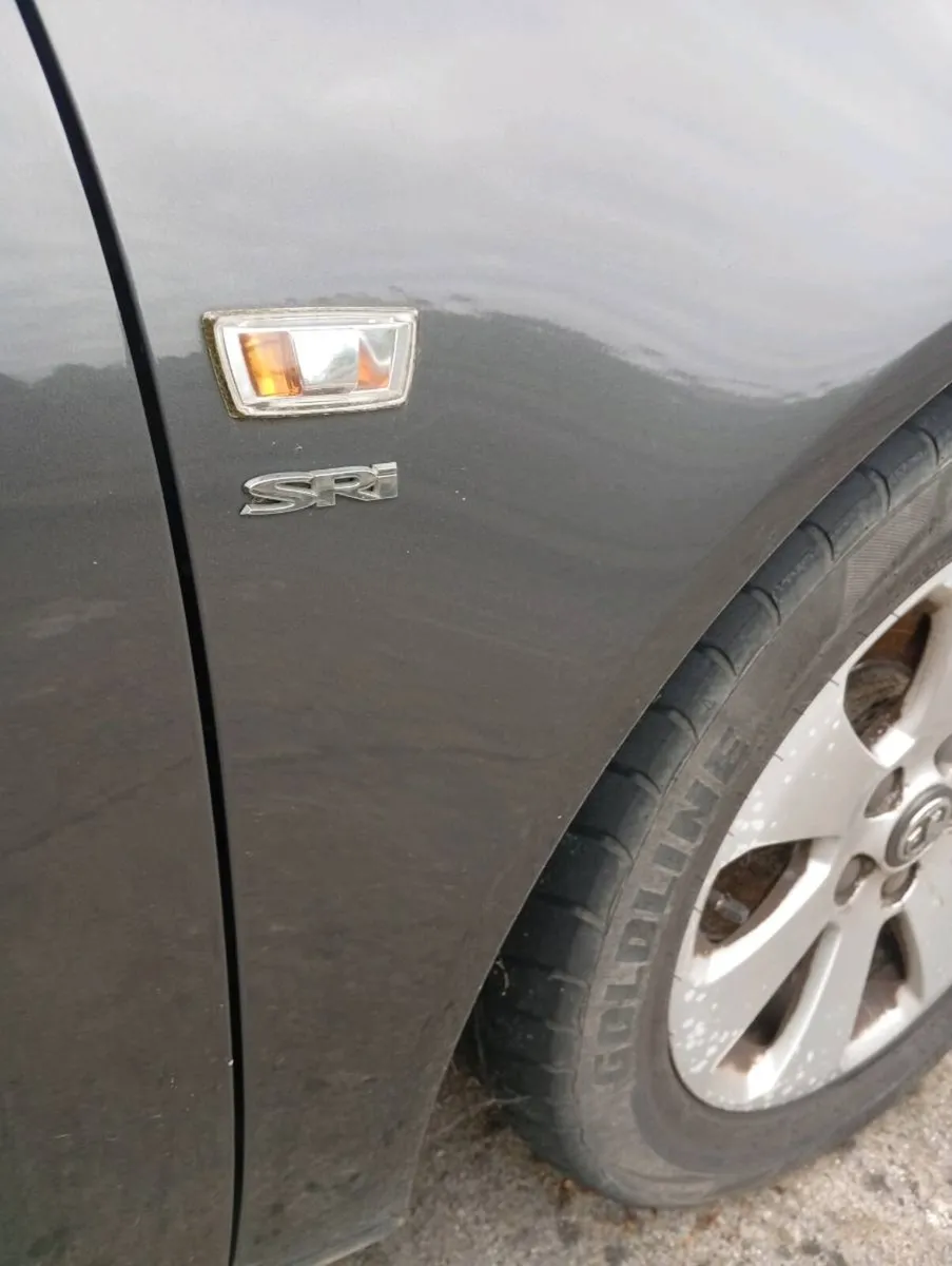 Vauxhall Insignia 2011 (needs few bits) No Offers - Image 4