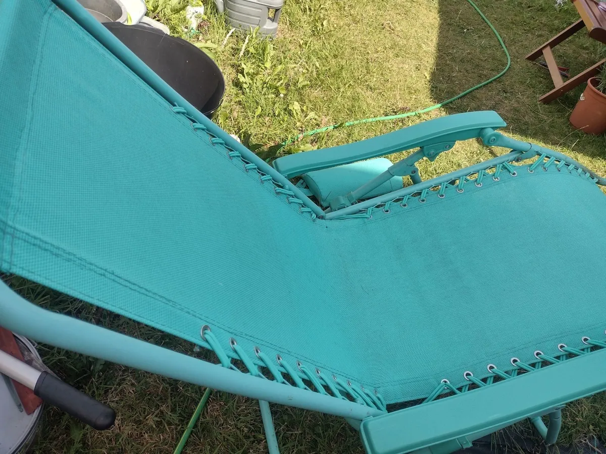 Garden sunlounger chair with armrests & footrest - Image 3