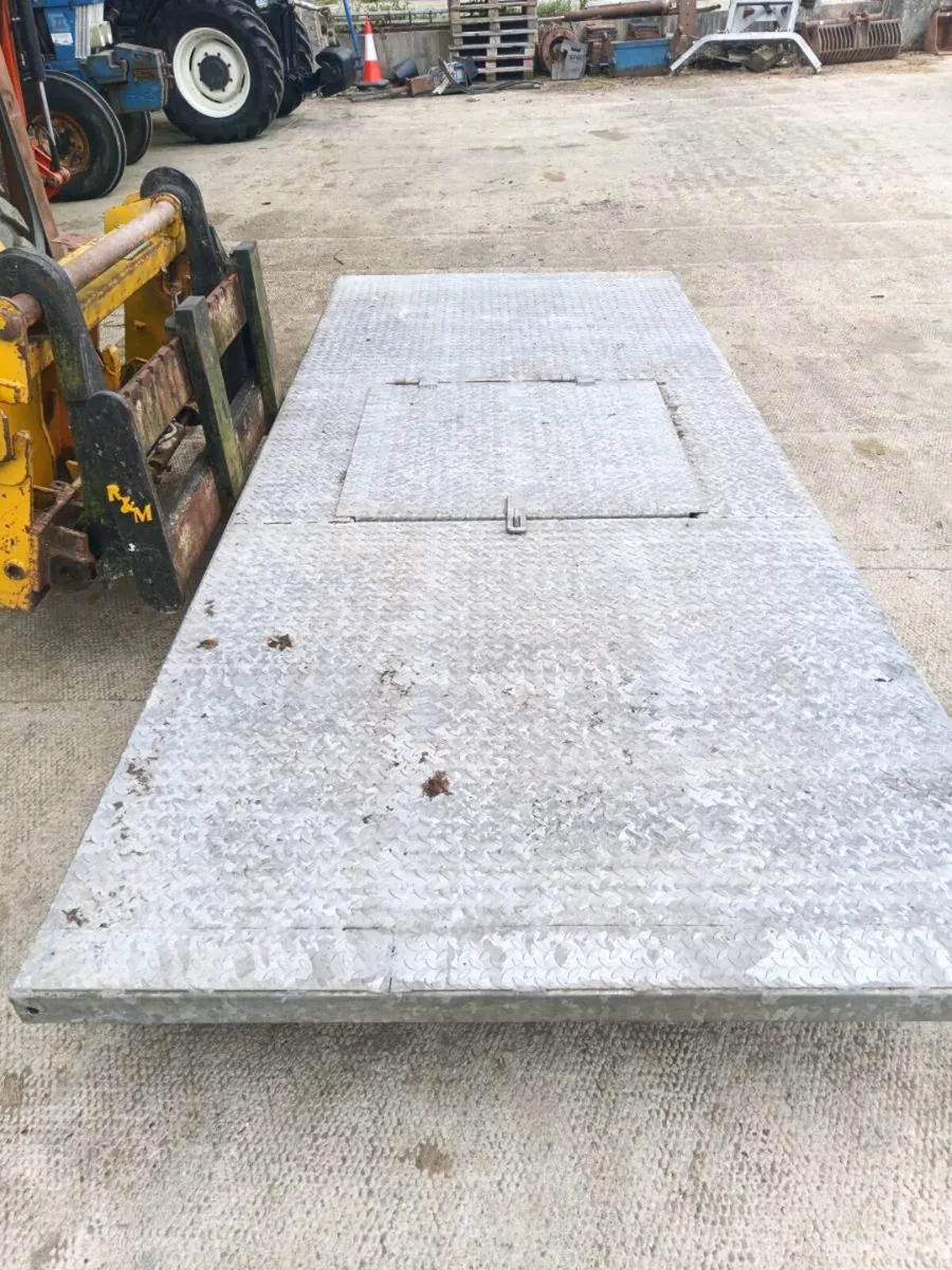 Manhole cover /slat cover - Image 1