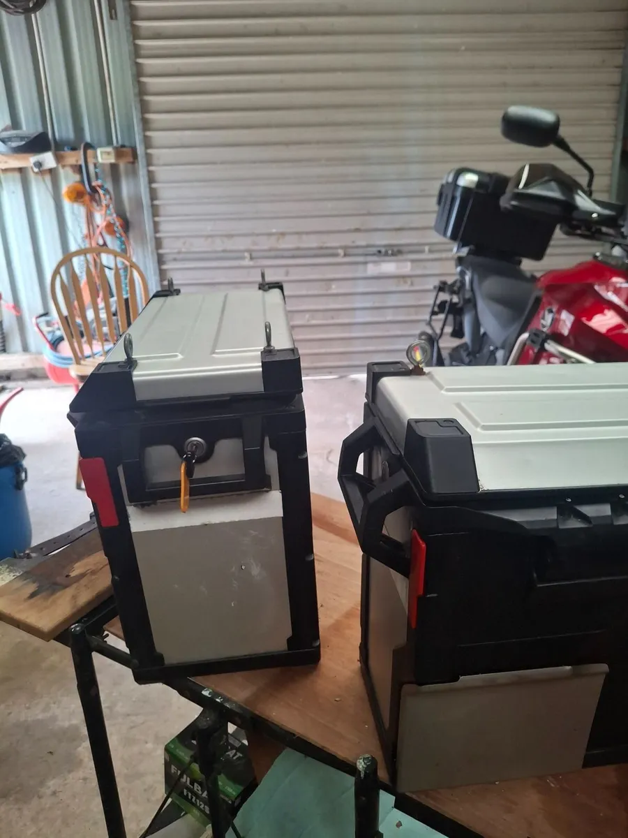 Yamaha super tenere hard panniers - Image 3