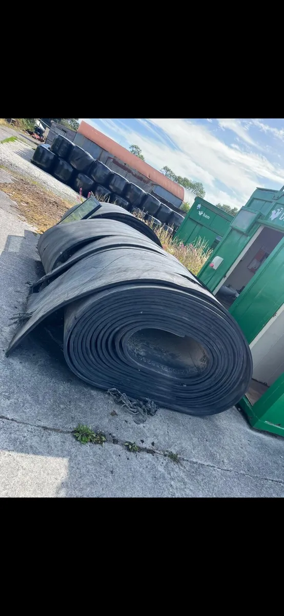 Rolls of rubber & crane skips - Image 1