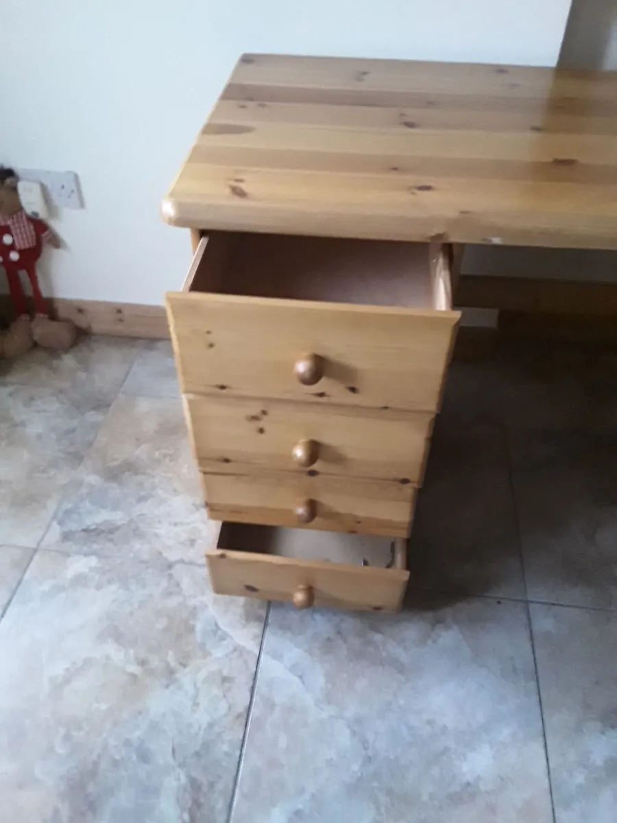 Very heavy strong solid pine writing desk - Image 4