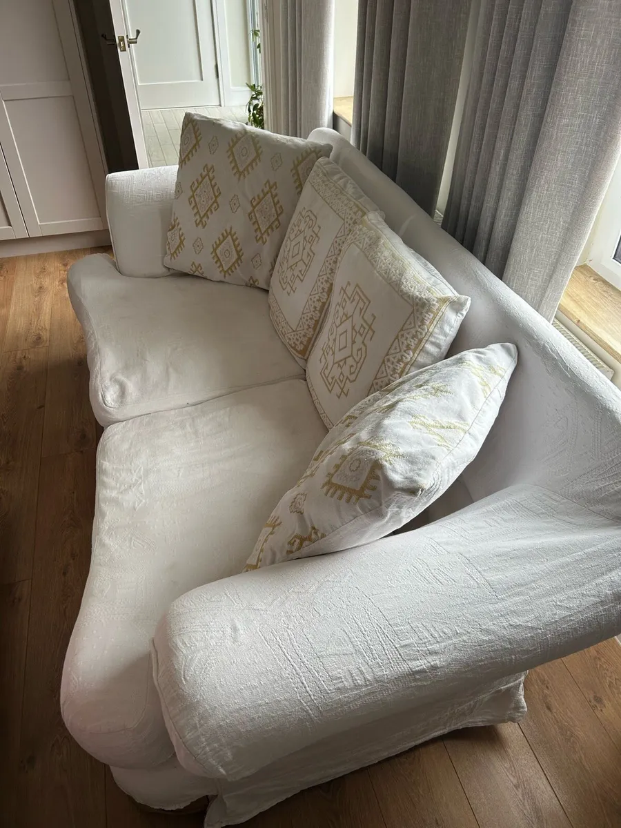 Large comfortable Sofa - Image 4