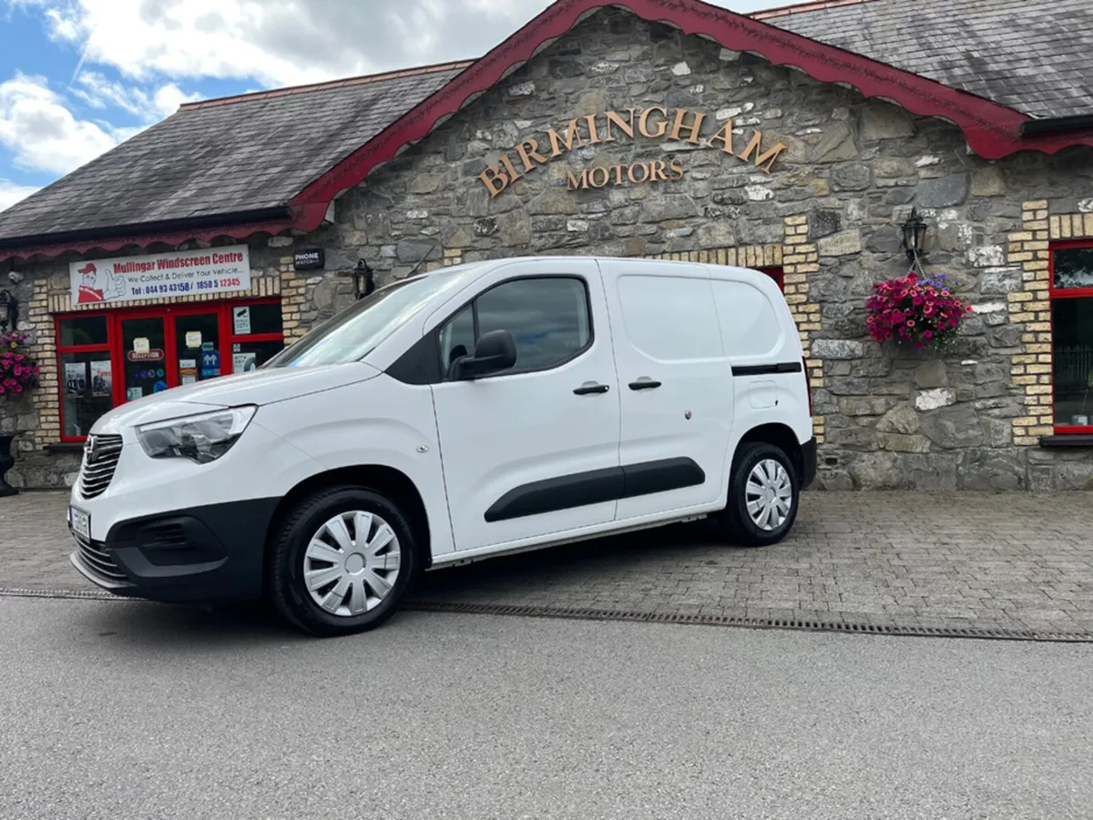 Opel Combo L1H1-1.5 100PS DIESEL 6SPEED MANUAL MY2 - Image 2