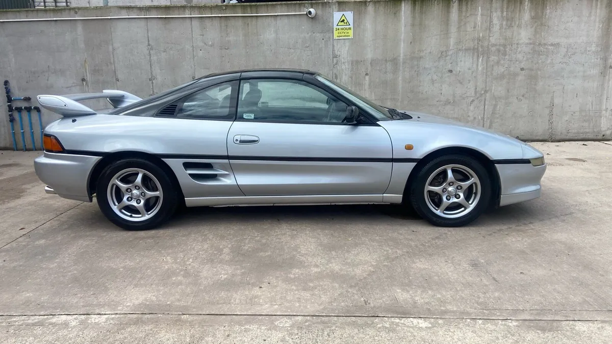 Toyota Mr2 - Image 2