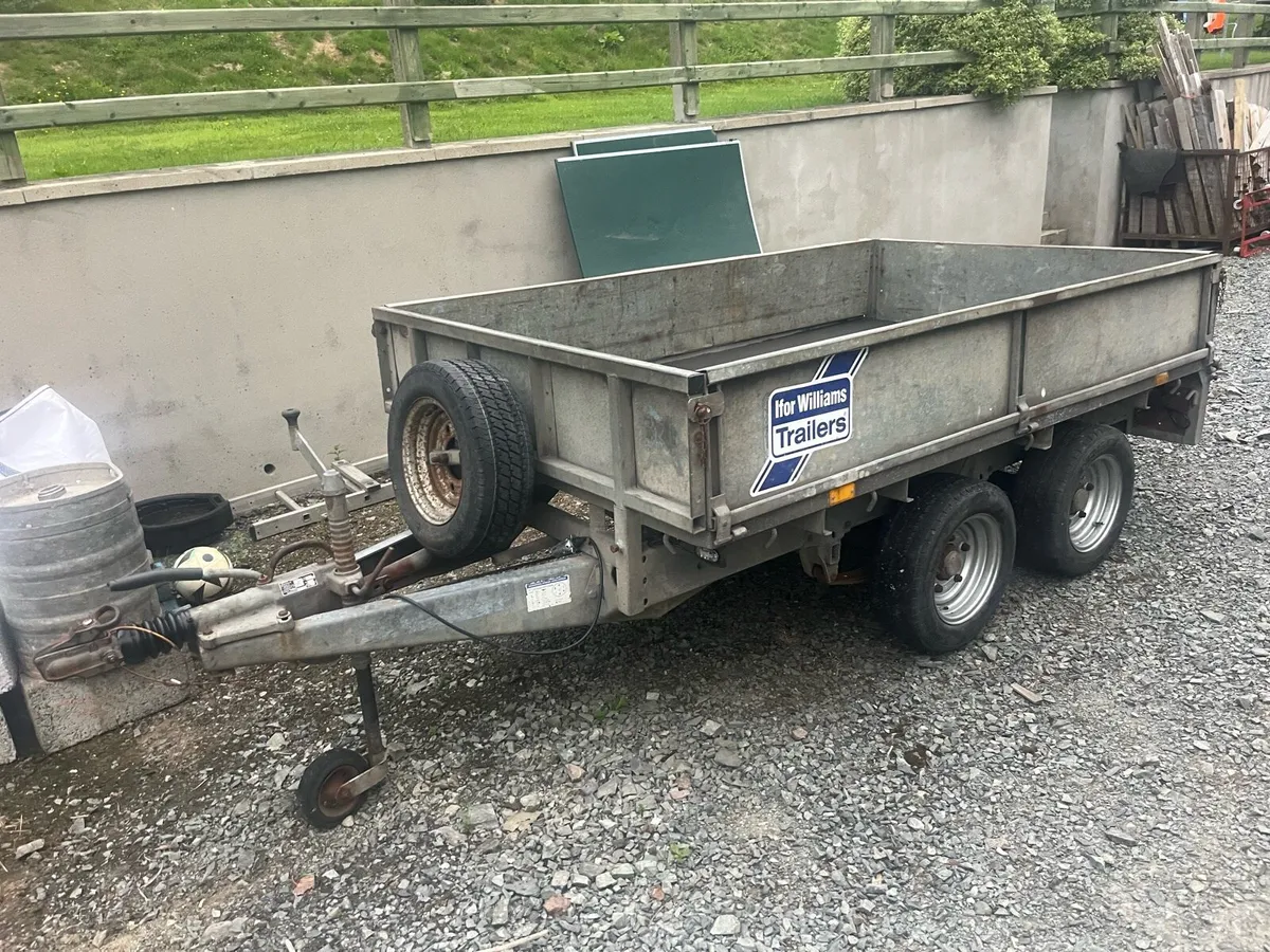 Trailer - Image 1