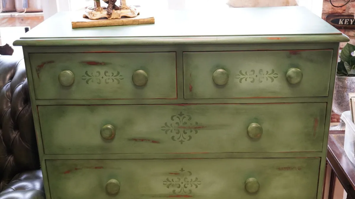 Victorian Mahogany Chest of Drawers - Image 3