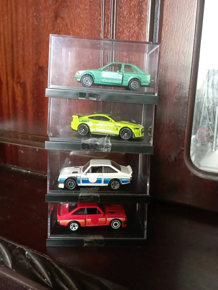JOBLOT @  €30  4 IN TOTAL FORD ESCORTS 1-64 SCALE - Image 1