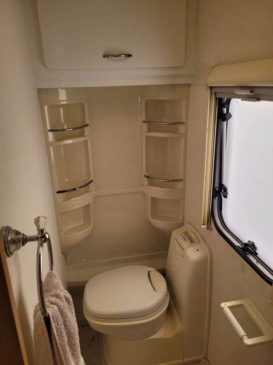 Caravan - Image 2