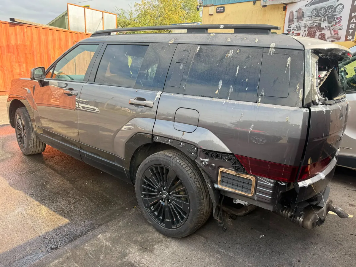 2025 HYUNDAI SANTA FE  PHEV PREMIUM FOR BREAKING! - Image 3