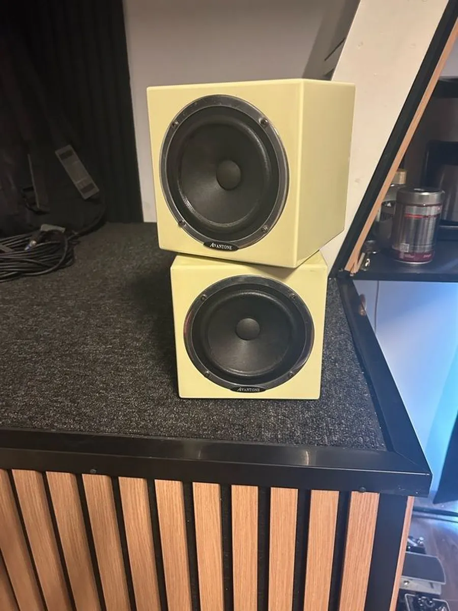 Avantone Mixcubes - Image 1
