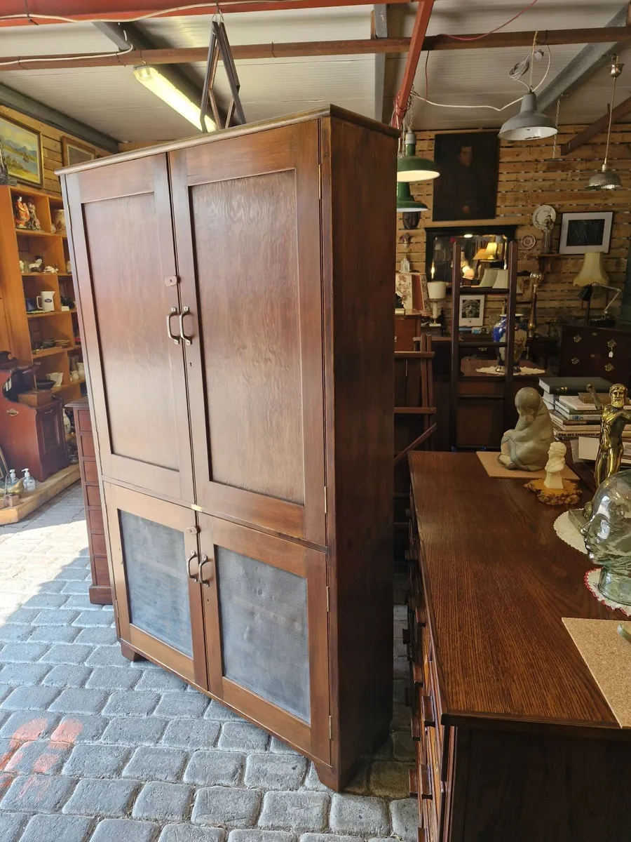Cabinet - Image 2