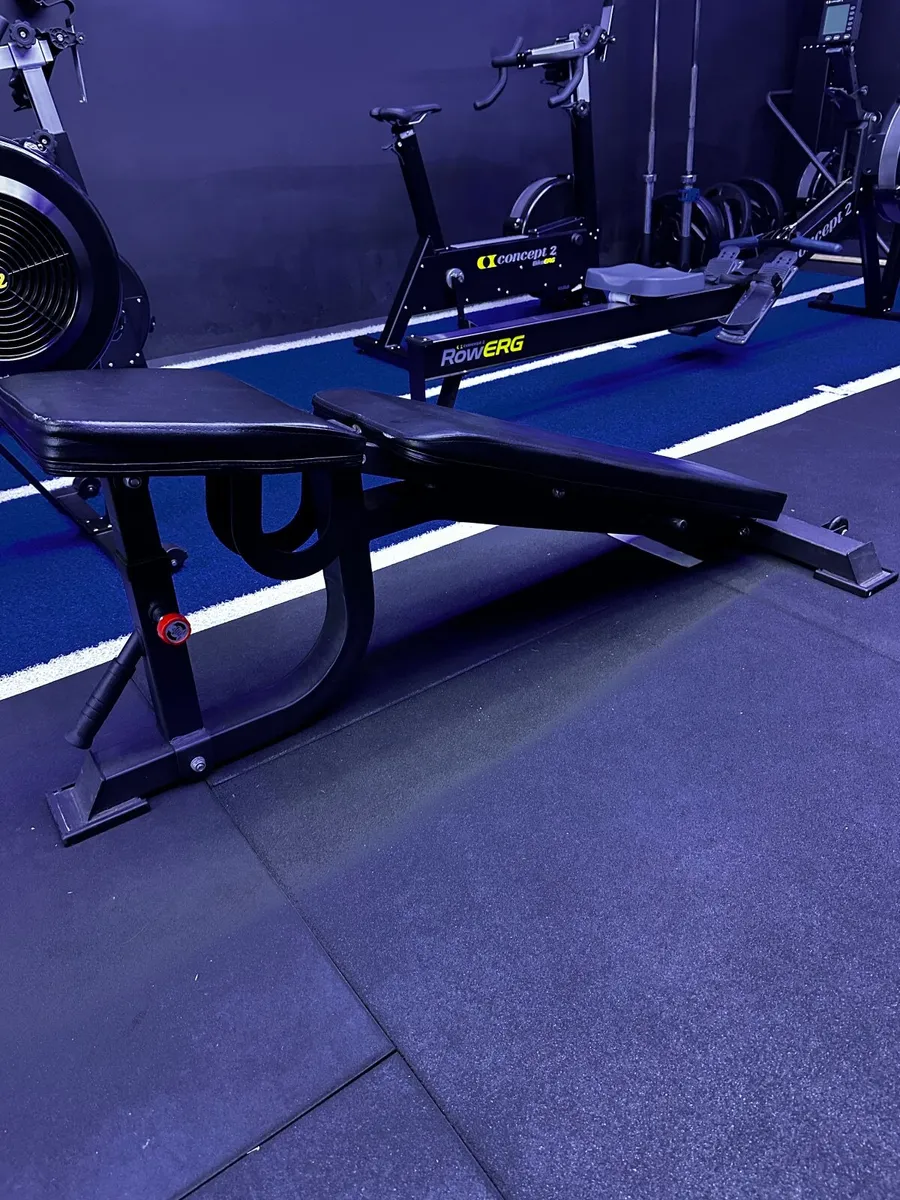 ADJUSTABLE GYM BENCH - Image 2