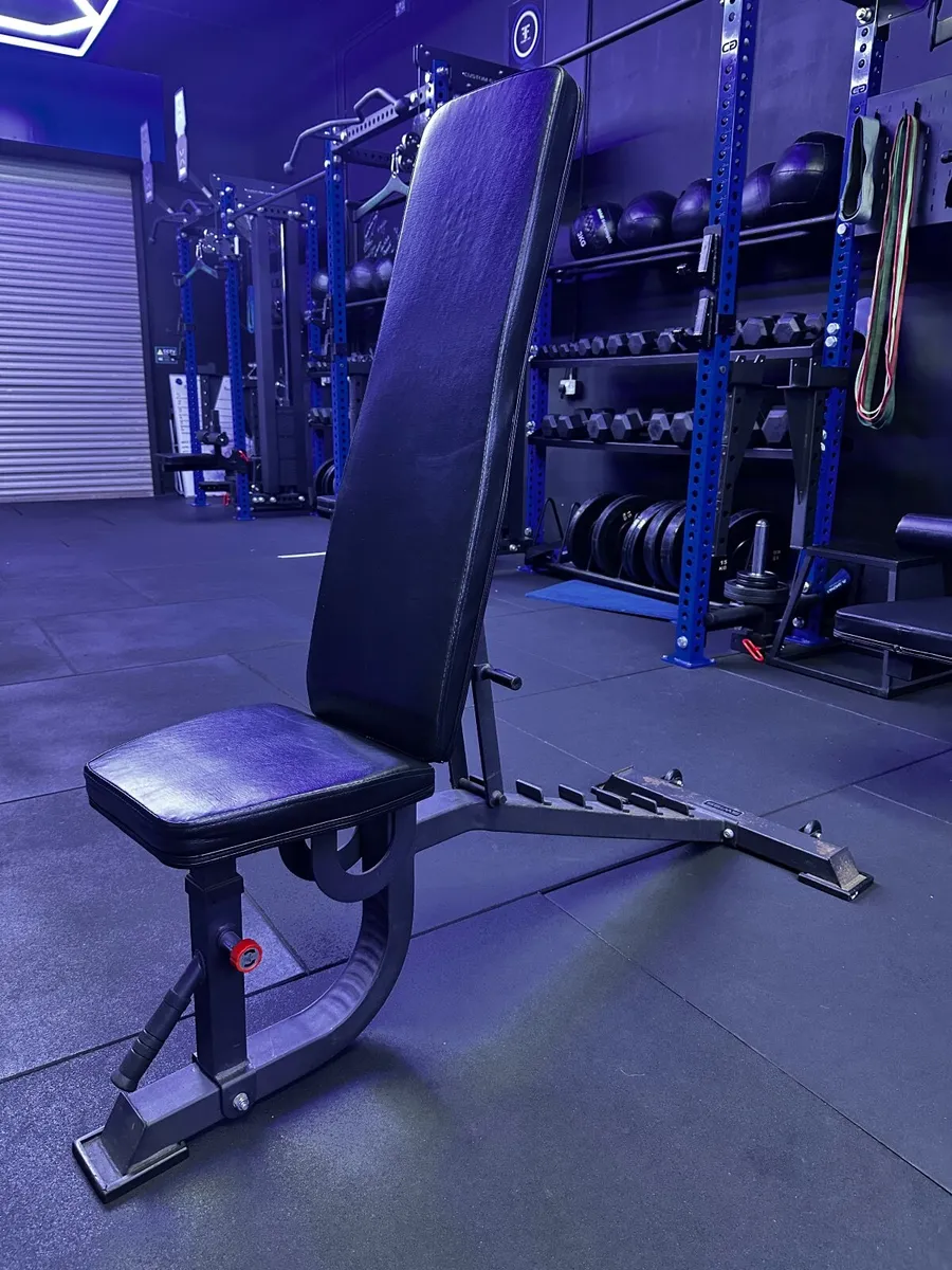 ADJUSTABLE GYM BENCH - Image 3
