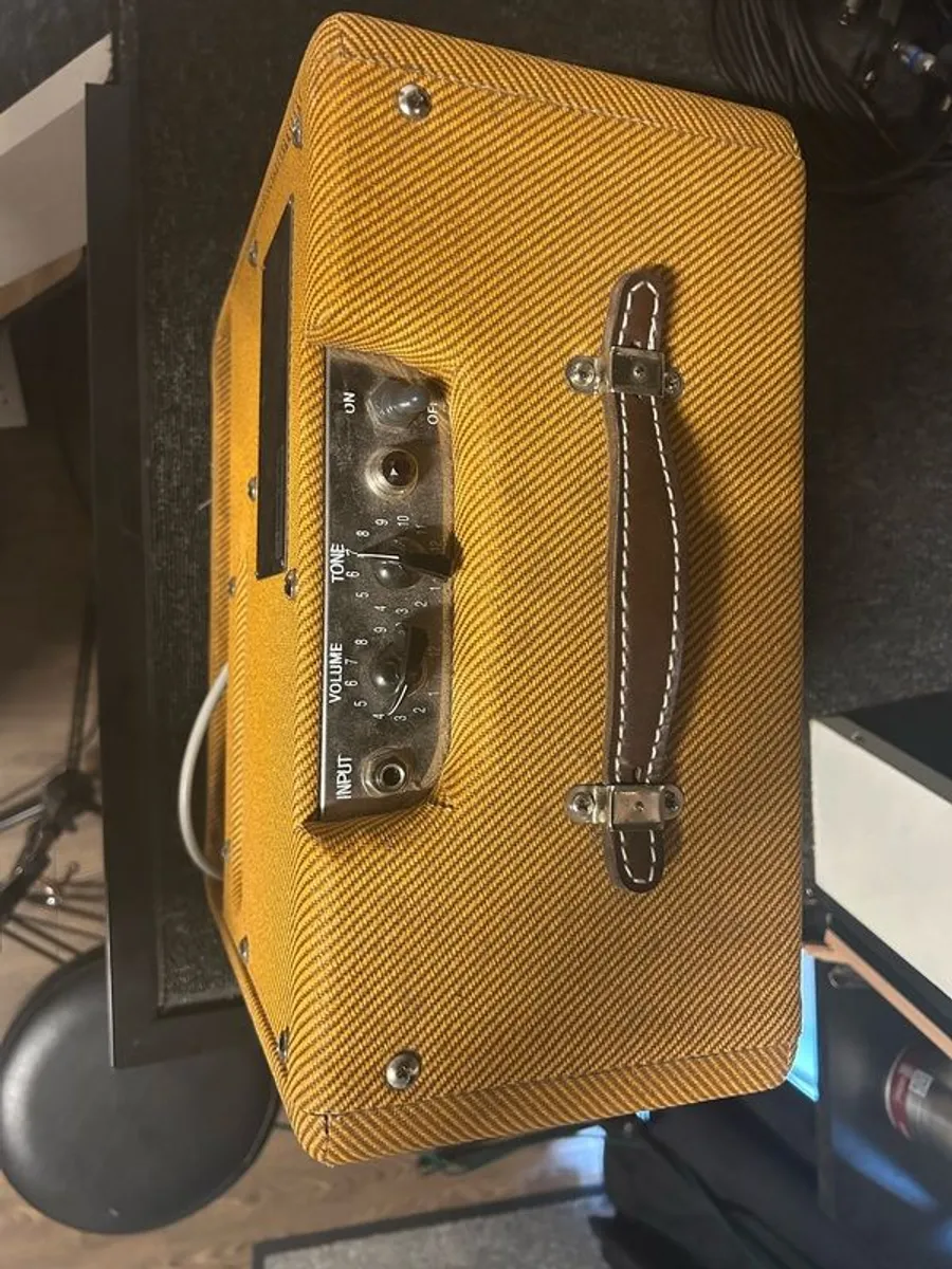 fender Pro Junior (inc cover) - Image 3
