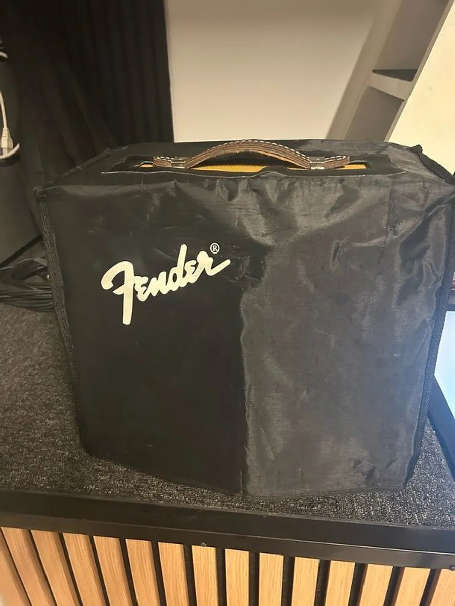fender Pro Junior (inc cover) - Image 4