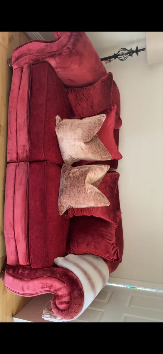 3 seater couch - Image 1