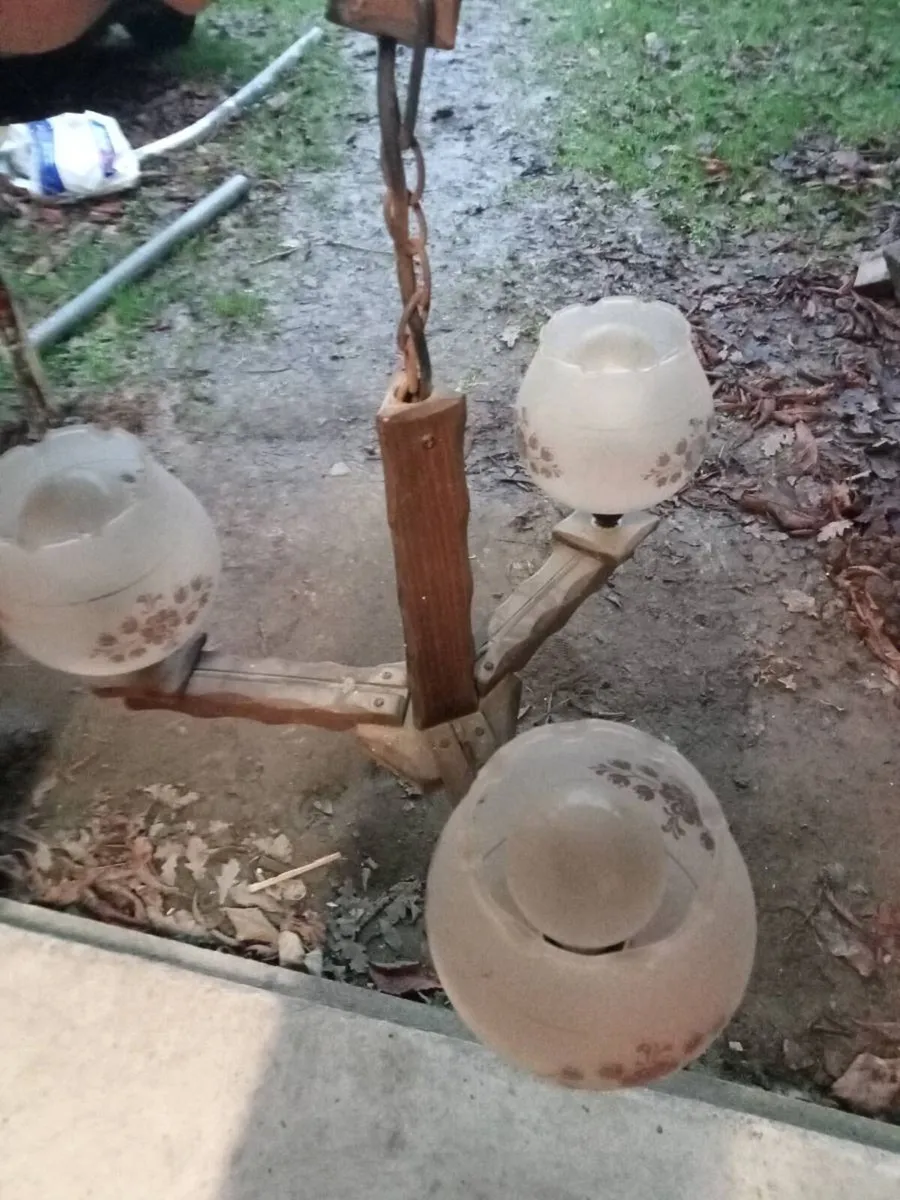 Selection of old light fixtures - Image 4