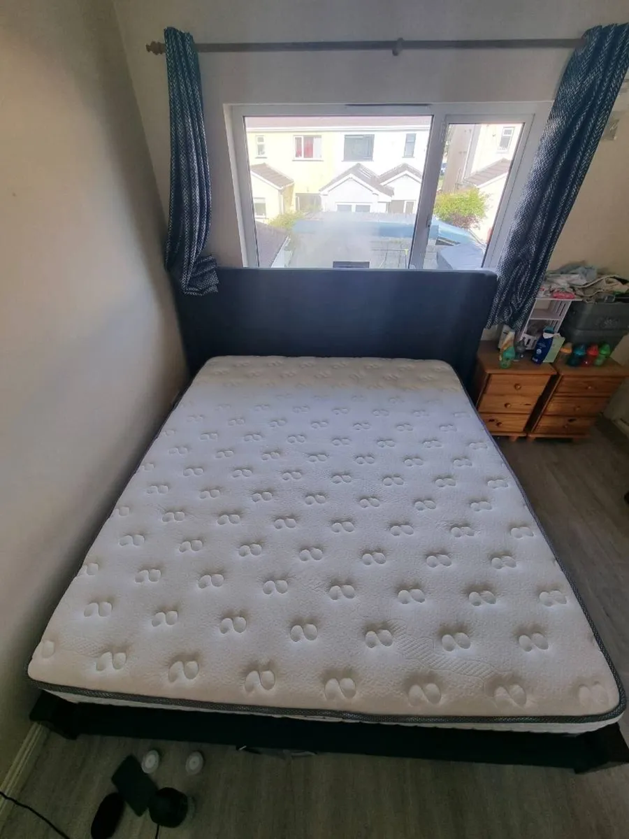 Bed fream and mattress - Image 2