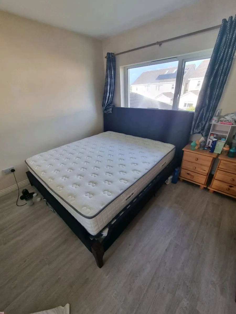 Bed fream and mattress - Image 3