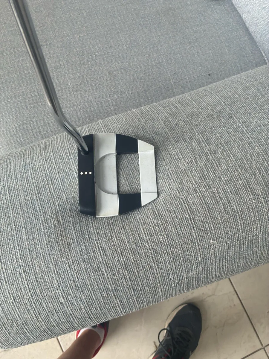 Odyssey left handed putter - Image 2